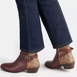 Coach Women's Dean Walnut/Khaki Leather Signature Bootie (CC627)  Size 8.5B